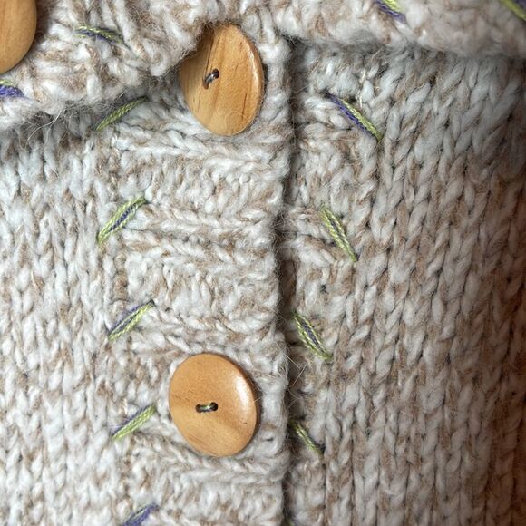 KaiselyCropped Knit Cardigan Sweater. Size Medium. - Picture 7 of 10